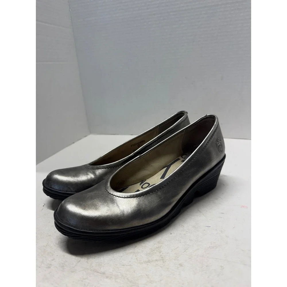 Fly London Yaz Metallic Silver Leather Wedge Pumps P500424069 Womens 37 6.5